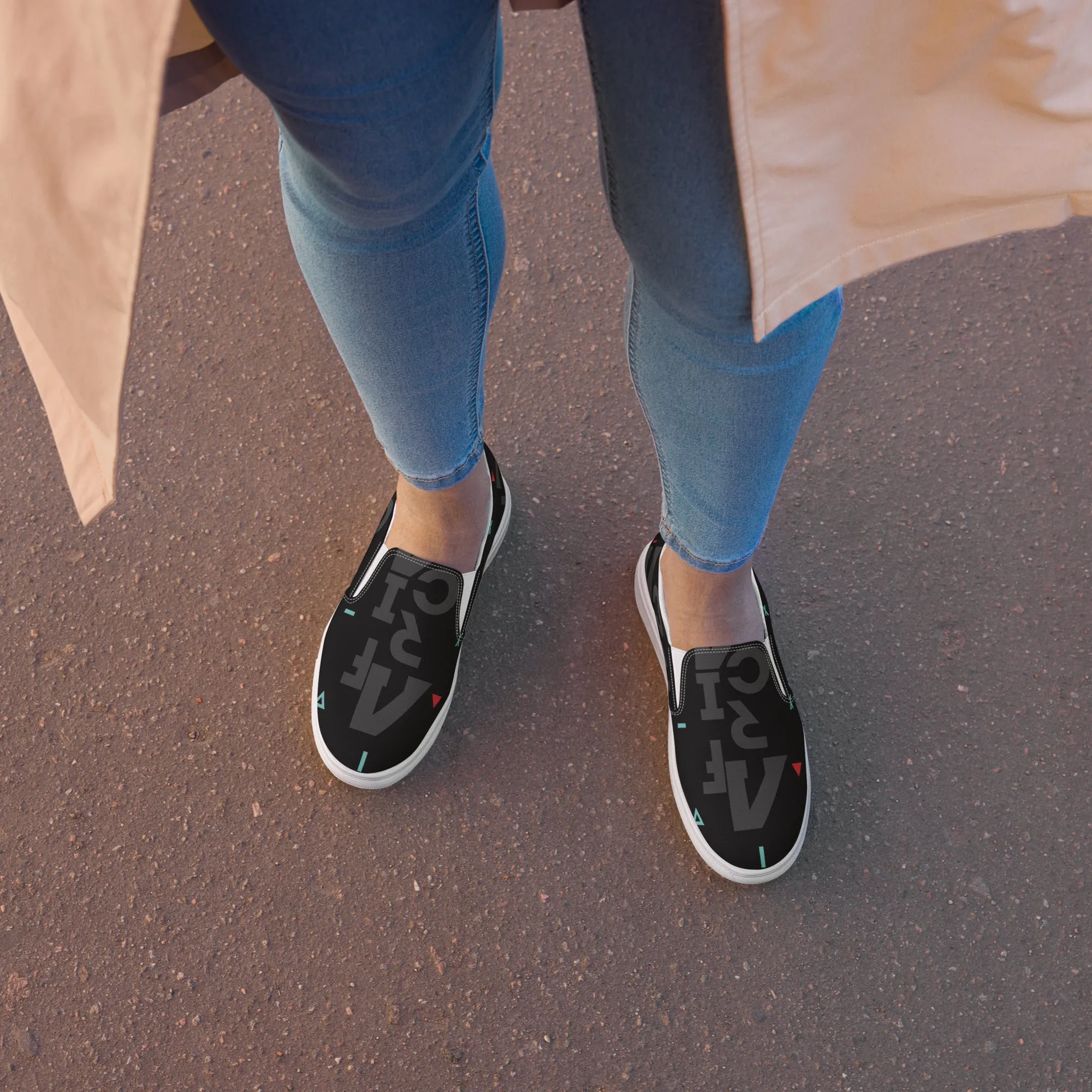 AFRICA IS THE FUTURE Women’s Slip-On Canvas Shoes