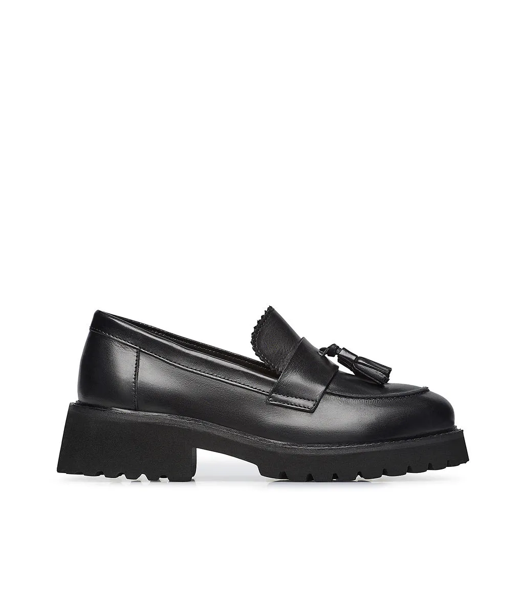 Black nappa leather loafer with tassels