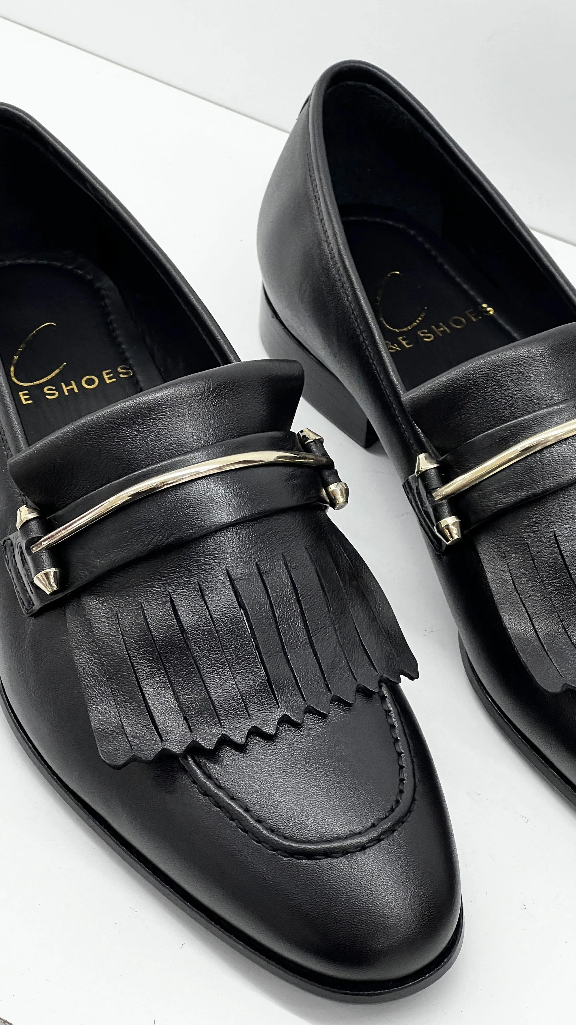 Style: 33670-Black